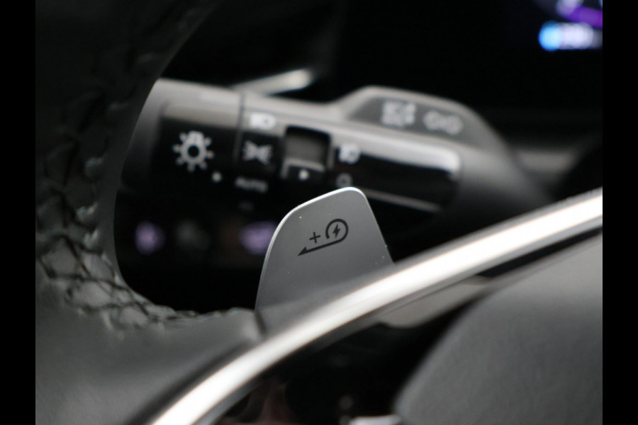 Kia Niro EV EXECUTIVE 64.8 kWh *5.677 KM* + LEDER | STOELVENTILATIE | HEAD-UP | HARMAN/KARDON | STOELVERW. V+A