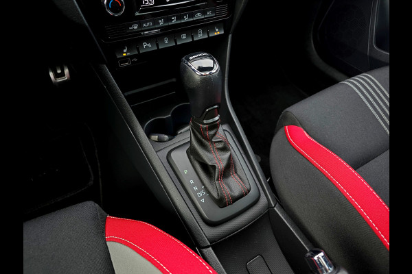 Volkswagen Golf Skoda Rapid Sportback 1.0 TSI Greentech Clever - 110 Pk - Euro 6 - AUTOMAAT - Navi - PDC V+A