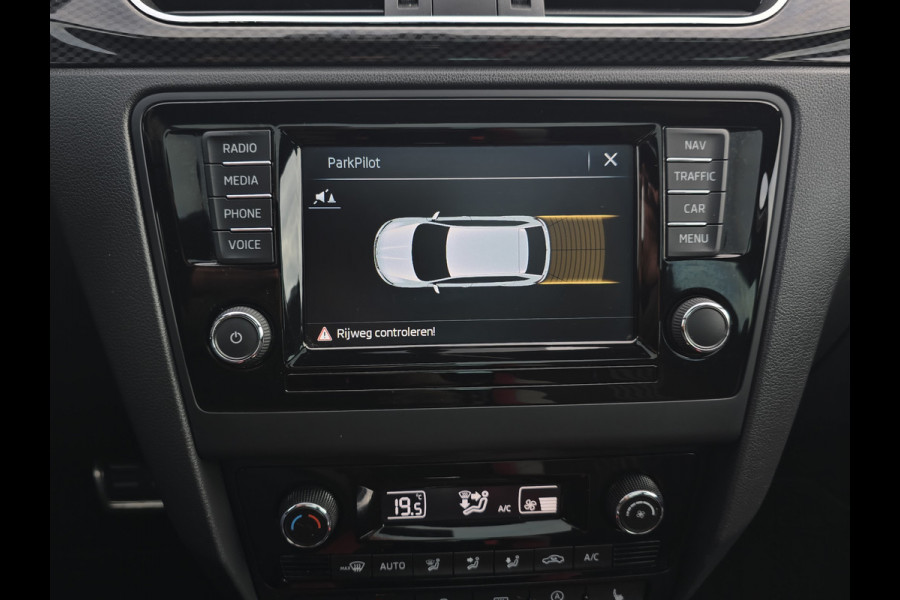 Volkswagen Golf Skoda Rapid Sportback 1.0 TSI Greentech Clever - 110 Pk - Euro 6 - AUTOMAAT - Navi - PDC V+A