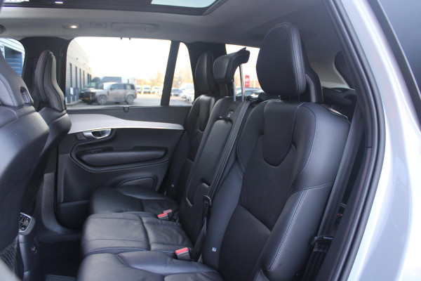 Volvo XC90 2.0 T8 455PK RECHARGE AWD ULTIMATE DARK | LUCHTVERING | PANORAMISCH SCHUIF / KANTELDAK | ELEKTRISCH UITKLAPBARE TREKHAAK | HEAD-UP DISPLAY | NAVIGATIE VIA GOOGLE-MAPS | ELEKTRISCH VERSTELBARE VOOR STOELEN MET GEHEUGEN | VOORSTOELEN VERWARMBAAR | ACHTERBANK VERWARMBAAR | 360° CAMERA | HARMAN / KARDON PREMIUM AUDIO SYSTEEM | APPLE CARPLAY / ANDROID-AUTO | KEYLESS ENTRY / START | STANDKACHEL | EXTRA GETINTE ACHTER RUITEN | VERDUISTERINGS GORDIJNEN ACHTER PORTIEREN | KINDERVERHOGING ACHTERBANK | ELEKTRISCHE ACHTERKLEP MET SENSOR |