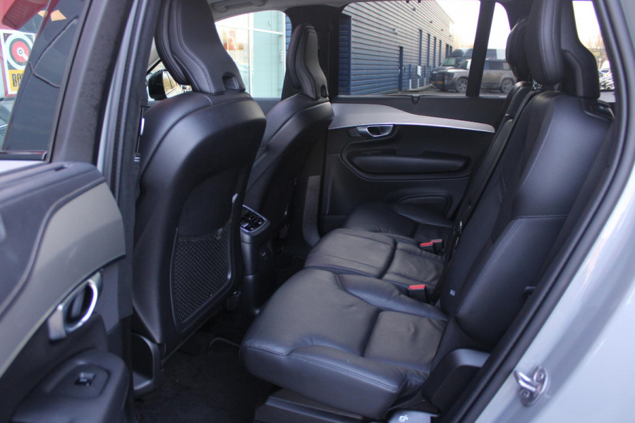 Volvo XC90 2.0 T8 455PK RECHARGE AWD ULTIMATE DARK | LUCHTVERING | PANORAMISCH SCHUIF / KANTELDAK | ELEKTRISCH UITKLAPBARE TREKHAAK | HEAD-UP DISPLAY | NAVIGATIE VIA GOOGLE-MAPS | ELEKTRISCH VERSTELBARE VOOR STOELEN MET GEHEUGEN | VOORSTOELEN VERWARMBAAR | ACHTERBANK VERWARMBAAR | 360° CAMERA | HARMAN / KARDON PREMIUM AUDIO SYSTEEM | APPLE CARPLAY / ANDROID-AUTO | KEYLESS ENTRY / START | STANDKACHEL | EXTRA GETINTE ACHTER RUITEN | VERDUISTERINGS GORDIJNEN ACHTER PORTIEREN | KINDERVERHOGING ACHTERBANK | ELEKTRISCHE ACHTERKLEP MET SENSOR |
