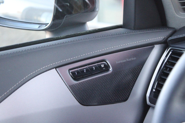 Volvo XC90 2.0 T8 455PK RECHARGE AWD ULTIMATE DARK | LUCHTVERING | PANORAMISCH SCHUIF / KANTELDAK | ELEKTRISCH UITKLAPBARE TREKHAAK | HEAD-UP DISPLAY | NAVIGATIE VIA GOOGLE-MAPS | ELEKTRISCH VERSTELBARE VOOR STOELEN MET GEHEUGEN | VOORSTOELEN VERWARMBAAR | ACHTERBANK VERWARMBAAR | 360° CAMERA | HARMAN / KARDON PREMIUM AUDIO SYSTEEM | APPLE CARPLAY / ANDROID-AUTO | KEYLESS ENTRY / START | STANDKACHEL | EXTRA GETINTE ACHTER RUITEN | VERDUISTERINGS GORDIJNEN ACHTER PORTIEREN | KINDERVERHOGING ACHTERBANK | ELEKTRISCHE ACHTERKLEP MET SENSOR |