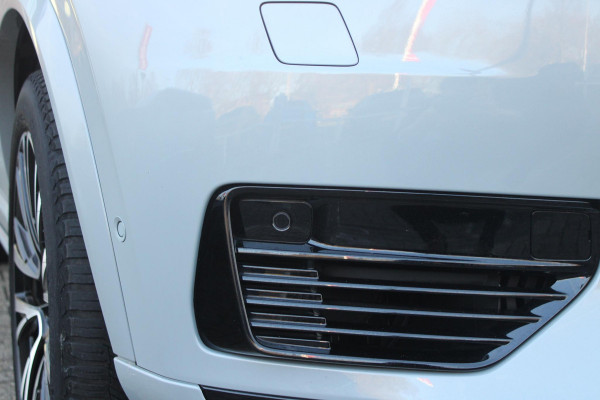 Volvo XC90 2.0 T8 455PK RECHARGE AWD ULTIMATE DARK | LUCHTVERING | PANORAMISCH SCHUIF / KANTELDAK | ELEKTRISCH UITKLAPBARE TREKHAAK | HEAD-UP DISPLAY | NAVIGATIE VIA GOOGLE-MAPS | ELEKTRISCH VERSTELBARE VOOR STOELEN MET GEHEUGEN | VOORSTOELEN VERWARMBAAR | ACHTERBANK VERWARMBAAR | 360° CAMERA | HARMAN / KARDON PREMIUM AUDIO SYSTEEM | APPLE CARPLAY / ANDROID-AUTO | KEYLESS ENTRY / START | STANDKACHEL | EXTRA GETINTE ACHTER RUITEN | VERDUISTERINGS GORDIJNEN ACHTER PORTIEREN | KINDERVERHOGING ACHTERBANK | ELEKTRISCHE ACHTERKLEP MET SENSOR |