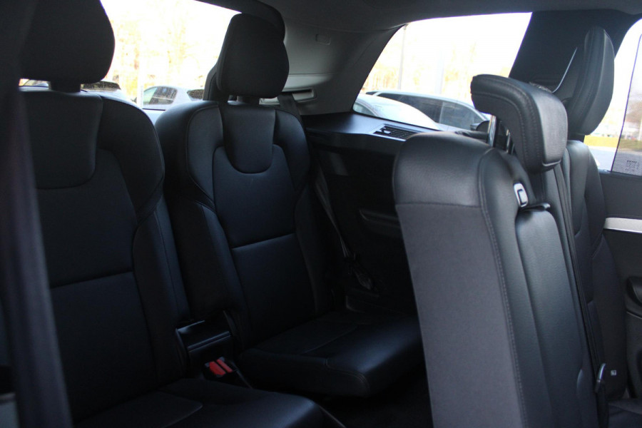 Volvo XC90 2.0 T8 455PK RECHARGE AWD ULTIMATE DARK | LUCHTVERING | PANORAMISCH SCHUIF / KANTELDAK | ELEKTRISCH UITKLAPBARE TREKHAAK | HEAD-UP DISPLAY | NAVIGATIE VIA GOOGLE-MAPS | ELEKTRISCH VERSTELBARE VOOR STOELEN MET GEHEUGEN | VOORSTOELEN VERWARMBAAR | ACHTERBANK VERWARMBAAR | 360° CAMERA | HARMAN / KARDON PREMIUM AUDIO SYSTEEM | APPLE CARPLAY / ANDROID-AUTO | KEYLESS ENTRY / START | STANDKACHEL | EXTRA GETINTE ACHTER RUITEN | VERDUISTERINGS GORDIJNEN ACHTER PORTIEREN | KINDERVERHOGING ACHTERBANK | ELEKTRISCHE ACHTERKLEP MET SENSOR |