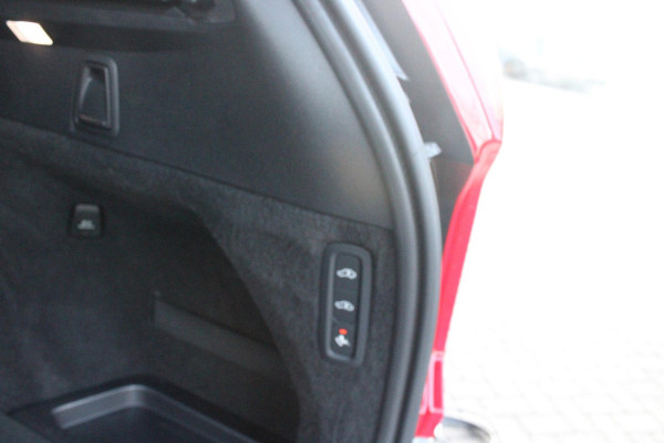 Volvo XC90 2.0 T8 455PK RECHARGE AWD ULTIMATE DARK | LUCHTVERING | PANORAMISCH SCHUIF / KANTELDAK | ELEKTRISCH UITKLAPBARE TREKHAAK | HEAD-UP DISPLAY | NAVIGATIE VIA GOOGLE-MAPS | ELEKTRISCH VERSTELBARE VOOR STOELEN MET GEHEUGEN | VOORSTOELEN VERWARMBAAR | ACHTERBANK VERWARMBAAR | 360° CAMERA | HARMAN / KARDON PREMIUM AUDIO SYSTEEM | APPLE CARPLAY / ANDROID-AUTO | KEYLESS ENTRY / START | STANDKACHEL | EXTRA GETINTE ACHTER RUITEN | VERDUISTERINGS GORDIJNEN ACHTER PORTIEREN | KINDERVERHOGING ACHTERBANK | ELEKTRISCHE ACHTERKLEP MET SENSOR |