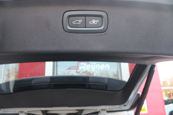 Volvo XC90 2.0 T8 455PK RECHARGE AWD ULTIMATE DARK | LUCHTVERING | PANORAMISCH SCHUIF / KANTELDAK | ELEKTRISCH UITKLAPBARE TREKHAAK | HEAD-UP DISPLAY | NAVIGATIE VIA GOOGLE-MAPS | ELEKTRISCH VERSTELBARE VOOR STOELEN MET GEHEUGEN | VOORSTOELEN VERWARMBAAR | ACHTERBANK VERWARMBAAR | 360° CAMERA | HARMAN / KARDON PREMIUM AUDIO SYSTEEM | APPLE CARPLAY / ANDROID-AUTO | KEYLESS ENTRY / START | STANDKACHEL | EXTRA GETINTE ACHTER RUITEN | VERDUISTERINGS GORDIJNEN ACHTER PORTIEREN | KINDERVERHOGING ACHTERBANK | ELEKTRISCHE ACHTERKLEP MET SENSOR |
