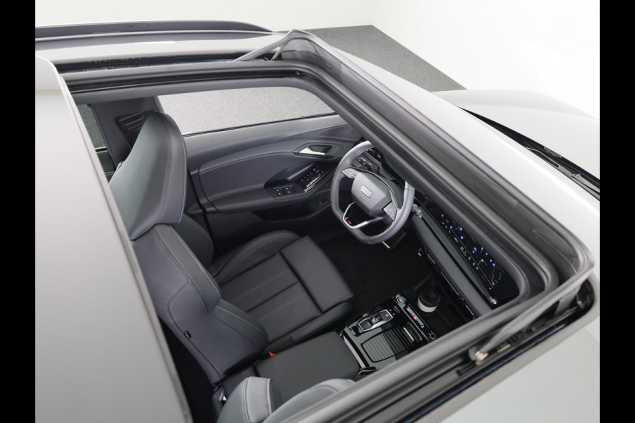 Audi Q6 e-tron S edition 83Kwh 252 pk SUV | Tech pakket plus | Glazen panoramadak | Lederen bekleding | Rode remzadels |