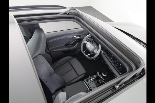 Audi Q6 e-tron S edition 83Kwh 252 pk SUV | Tech pakket plus | Glazen panoramadak | Lederen bekleding | Rode remzadels |