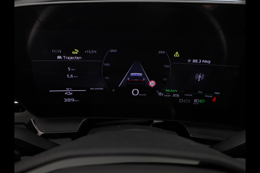 Audi Q6 e-tron S edition 83Kwh 252 pk SUV | Tech pakket plus | Glazen panoramadak | Lederen bekleding | Rode remzadels |
