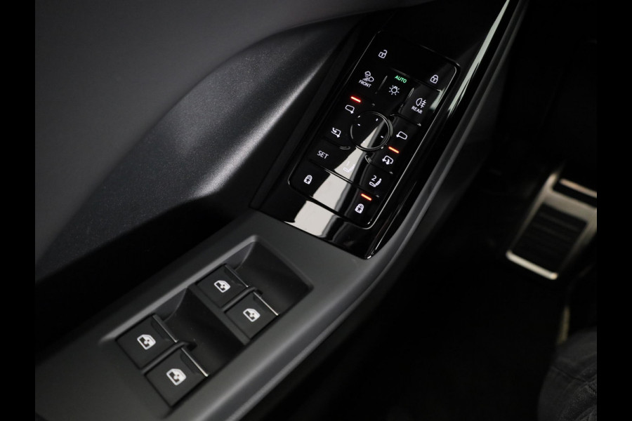 Audi Q6 e-tron S edition 83Kwh 252 pk SUV | Tech pakket plus | Glazen panoramadak | Lederen bekleding | Rode remzadels |