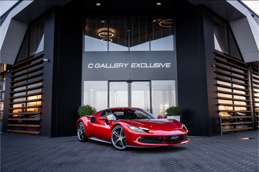 Ferrari 296 GTB 3.0 V6 - Rosso Imola | Origineel NL | Lift | Memory