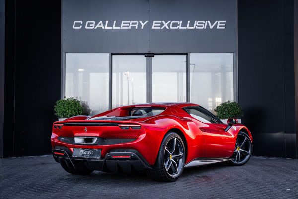 Ferrari 296 GTB 3.0 V6 - Rosso Imola | Origineel NL | Lift | Memory