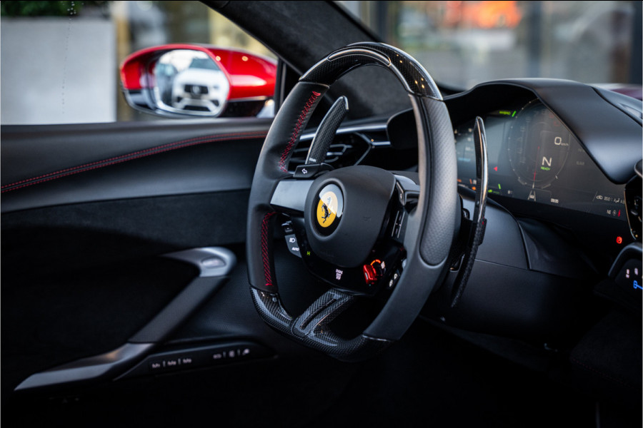 Ferrari 296 GTB 3.0 V6 - Rosso Imola | Origineel NL | Lift | Memory