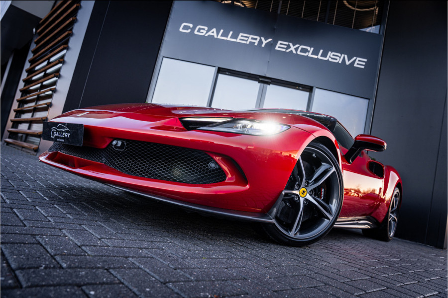 Ferrari 296 GTB 3.0 V6 - Rosso Imola | Origineel NL | Lift | Memory