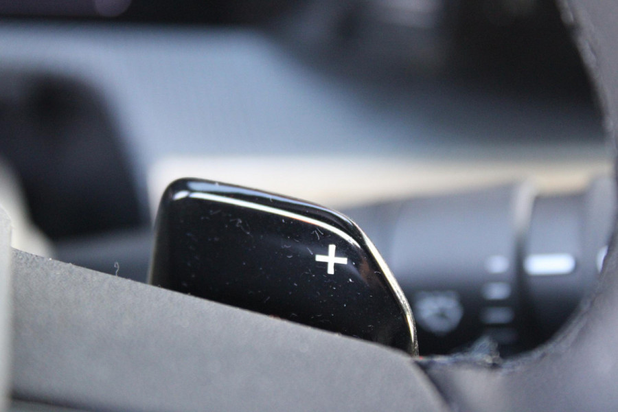 Lancia Ypsilon 1.2 110PK Turbo Hybrid LX | CAMERA VOOR/ ACHTER | ELEKTRISCH VERSTELBARE BESTUURDERSSTOEL | VELOURS BEKLEDING | STOEL VERWARMING | MASSAGEFUNCTIE BESTUURDERSSTOEL |  DRAADLOOS APPLE CARPLAY / ANDROID AUTO | DRAADLOZE TELEFOONLADER | DODEHOEK DETECTIE | CLIMATE CONTROL |