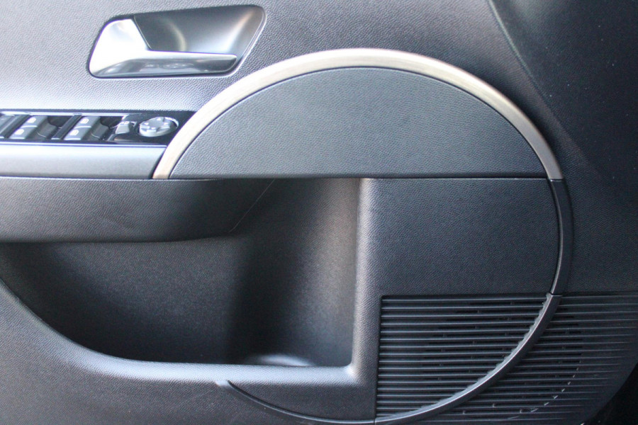 Lancia Ypsilon 1.2 110PK Turbo Hybrid LX | CAMERA VOOR/ ACHTER | ELEKTRISCH VERSTELBARE BESTUURDERSSTOEL | VELOURS BEKLEDING | STOEL VERWARMING | MASSAGEFUNCTIE BESTUURDERSSTOEL |  DRAADLOOS APPLE CARPLAY / ANDROID AUTO | DRAADLOZE TELEFOONLADER | DODEHOEK DETECTIE | CLIMATE CONTROL |