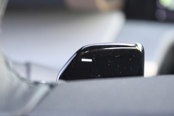 Lancia Ypsilon 1.2 110PK Turbo Hybrid LX | CAMERA VOOR/ ACHTER | ELEKTRISCH VERSTELBARE BESTUURDERSSTOEL | VELOURS BEKLEDING | STOEL VERWARMING | MASSAGEFUNCTIE BESTUURDERSSTOEL |  DRAADLOOS APPLE CARPLAY / ANDROID AUTO | DRAADLOZE TELEFOONLADER | DODEHOEK DETECTIE | CLIMATE CONTROL |