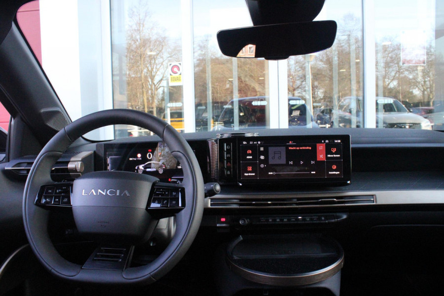 Lancia Ypsilon 1.2 110PK Turbo Hybrid LX | CAMERA VOOR/ ACHTER | ELEKTRISCH VERSTELBARE BESTUURDERSSTOEL | VELOURS BEKLEDING | STOEL VERWARMING | MASSAGEFUNCTIE BESTUURDERSSTOEL |  DRAADLOOS APPLE CARPLAY / ANDROID AUTO | DRAADLOZE TELEFOONLADER | DODEHOEK DETECTIE | CLIMATE CONTROL |