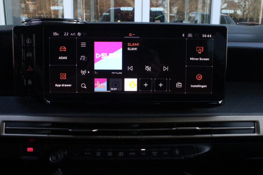 Lancia Ypsilon 1.2 110PK Turbo Hybrid LX | CAMERA VOOR/ ACHTER | ELEKTRISCH VERSTELBARE BESTUURDERSSTOEL | VELOURS BEKLEDING | STOEL VERWARMING | MASSAGEFUNCTIE BESTUURDERSSTOEL |  DRAADLOOS APPLE CARPLAY / ANDROID AUTO | DRAADLOZE TELEFOONLADER | DODEHOEK DETECTIE | CLIMATE CONTROL |