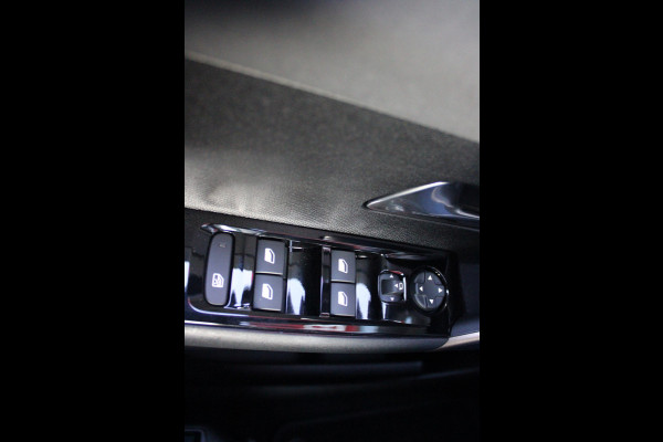 Lancia Ypsilon 1.2 110PK Turbo Hybrid LX | CAMERA VOOR/ ACHTER | ELEKTRISCH VERSTELBARE BESTUURDERSSTOEL | VELOURS BEKLEDING | STOEL VERWARMING | MASSAGEFUNCTIE BESTUURDERSSTOEL |  DRAADLOOS APPLE CARPLAY / ANDROID AUTO | DRAADLOZE TELEFOONLADER | DODEHOEK DETECTIE | CLIMATE CONTROL |