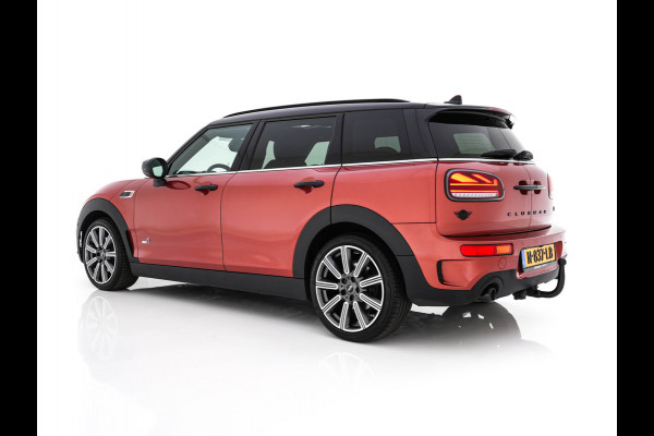 MINI Clubman 2.0 Cooper S ALL4 Premier Plus JCW (INCL-BTW) Aut * PANO | LEATHER | FULL-LED | HEATED-SPORTSEATS | DIGI-COCKPIT | AMBIENT-LIGHT | PRIVACY-GLASS | HEAD-UP | PDC | CAMERA | DAB  | KEYLESS | TOWBAR | 18"ALU*
