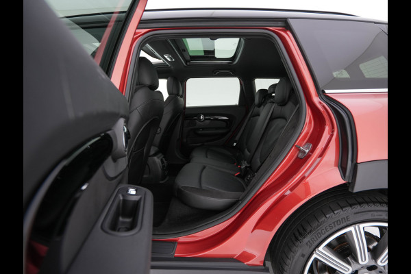 MINI Clubman 2.0 Cooper S ALL4 Premier Plus JCW (INCL-BTW) Aut * PANO | LEATHER | FULL-LED | HEATED-SPORTSEATS | DIGI-COCKPIT | AMBIENT-LIGHT | PRIVACY-GLASS | HEAD-UP | PDC | CAMERA | DAB  | KEYLESS | TOWBAR | 18"ALU*
