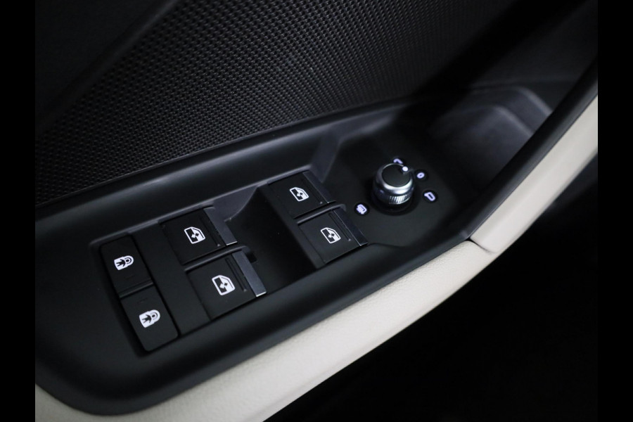 Audi A3 Sportback 35 TFSI Business edition 150 pk S-tronic | Navigatie | Parkeersensoren achter | Adaptieve cruise control | Lederen bekleding | Apple Carplay/Android Auto |