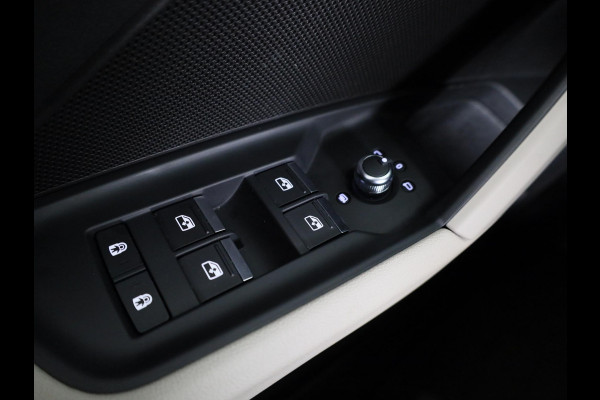 Audi A3 Sportback 35 TFSI Business edition 150 pk S-tronic | Navigatie | Parkeersensoren achter | Adaptieve cruise control | Lederen bekleding | Apple Carplay/Android Auto |