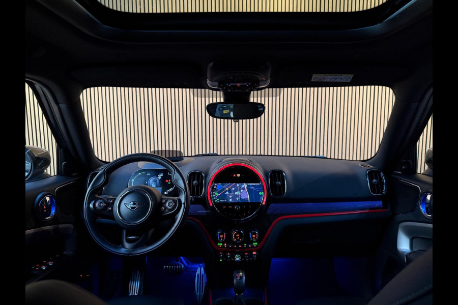 MINI Countryman Cooper S E ALL4 John Cooper Works. Pano - HK