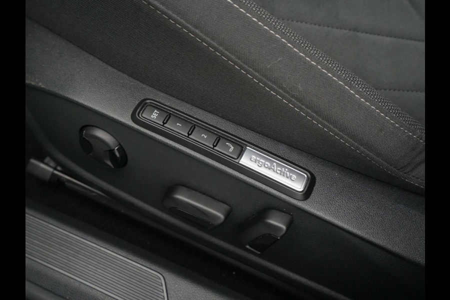 Volkswagen Golf 1.0 TSI 110pk Life Business Navigatie Memory Stoelverwarming Acc