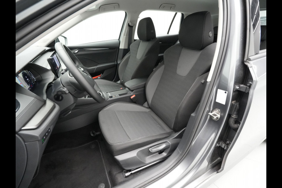 Škoda Octavia Combi 1.0 TSI 110pk Business Edition Trekhaak Navigatie Keyless Clima