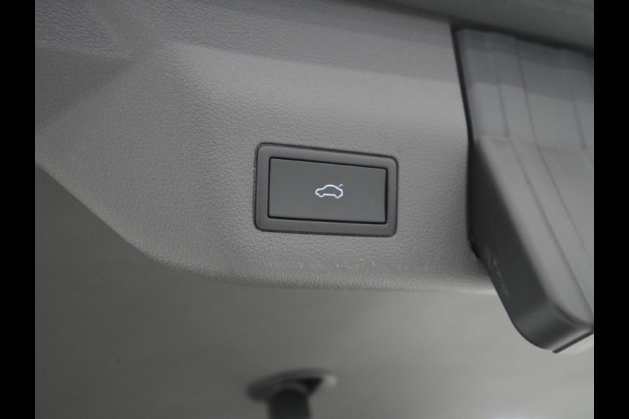 Volkswagen Multivan L1H1 1.4 PHEV eHybrid 218pk DSG Life / Automaat / Panorama dak / Trekhaak / El. schuifdeuren