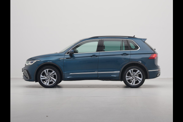 Volkswagen Tiguan 1.5 TSI 150pk DSG R-Line Navigatie Wegkl. trekhaak Acc Elek. kofferklep Autobedrijf van den Bosch