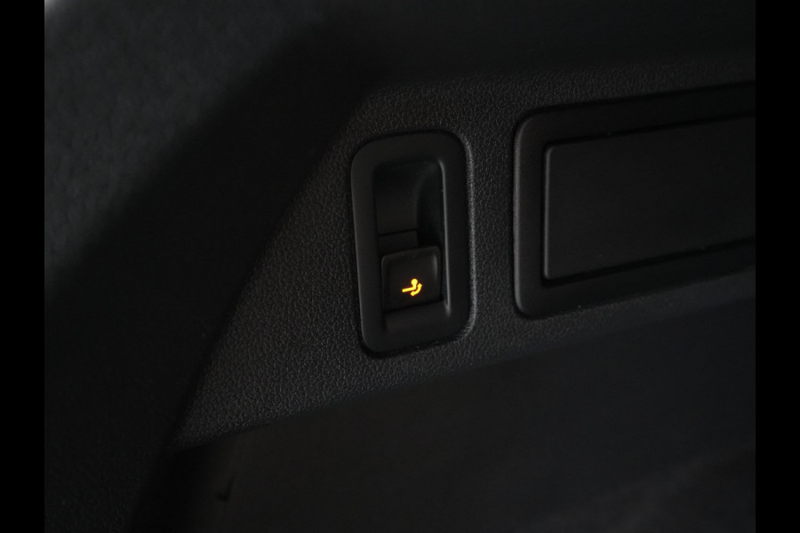 Volkswagen Tiguan 1.5 TSI 150pk DSG R-Line Navigatie Wegkl. trekhaak Acc Elek. kofferklep Autobedrijf van den Bosch