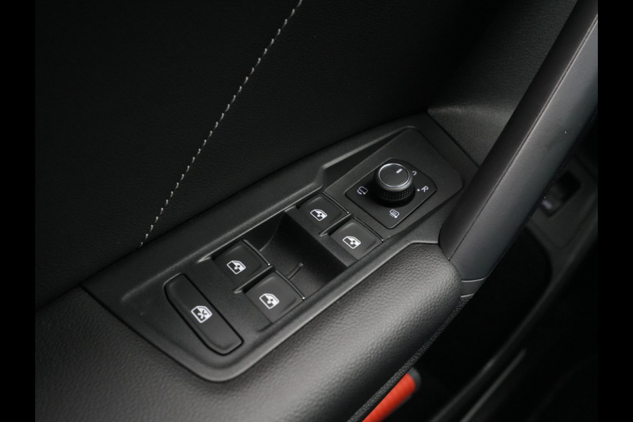 Volkswagen Tiguan 1.5 TSI 150pk DSG R-Line Navigatie Wegkl. trekhaak Acc Elek. kofferklep Autobedrijf van den Bosch