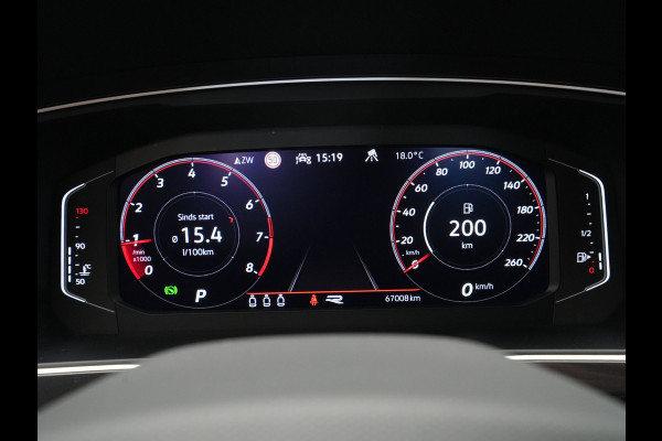 Volkswagen Tiguan 1.5 TSI 150pk DSG R-Line Navigatie Wegkl. trekhaak Acc Elek. kofferklep Autobedrijf van den Bosch