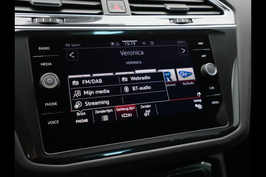 Volkswagen Tiguan 1.5 TSI 150pk DSG R-Line Navigatie Wegkl. trekhaak Acc Elek. kofferklep Autobedrijf van den Bosch