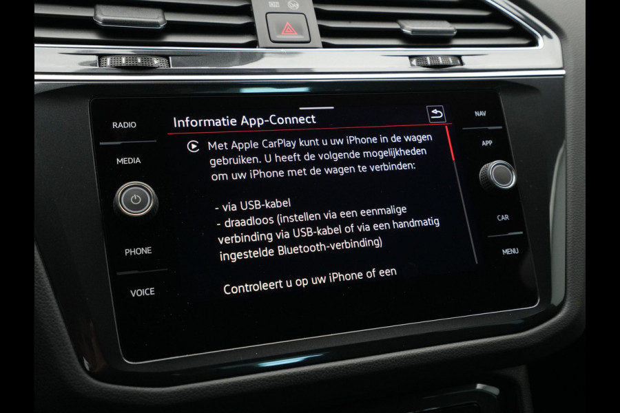 Volkswagen Tiguan 1.5 TSI 150pk DSG R-Line Navigatie Wegkl. trekhaak Acc Elek. kofferklep Autobedrijf van den Bosch