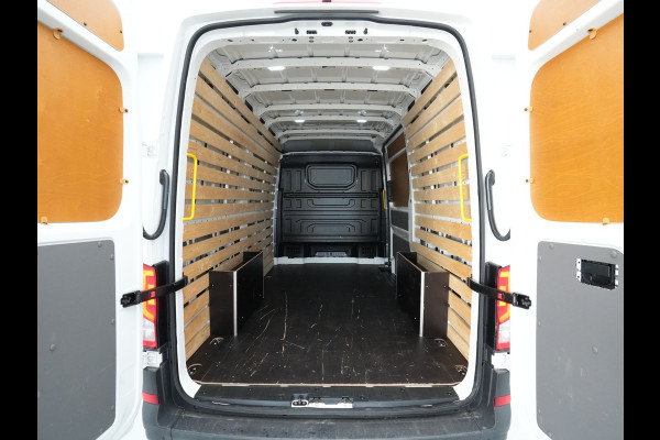 Volkswagen Crafter L3H3 2.0 TDI 140PK 3.5T Highline / Trekhaak / Betimmering /Carplay / Camera
