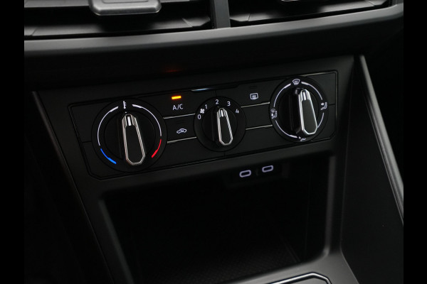 Volkswagen Polo 1.0 TSI 95pk Navi via App Cruise Airco Lichtsensor