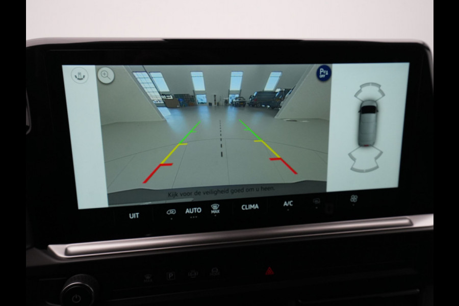 Volkswagen Transporter L2H1 2.0 TDI 150PK Life-Intro / Direct leverbaar / BPM-vrij .