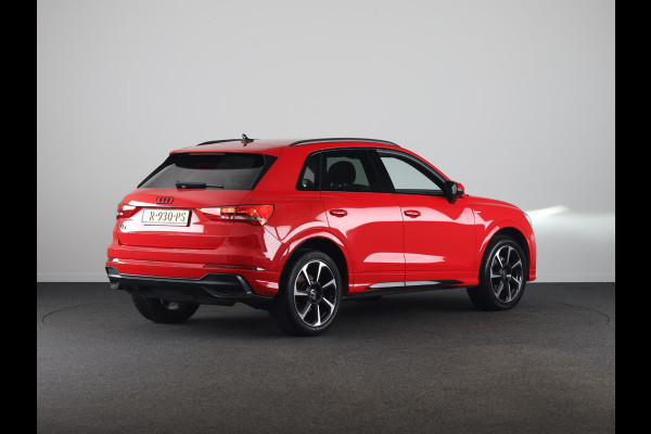 Audi Q3 45 TFSI e S edition 245pk | Navigatie | Trekhaak | Adaptieve cruise controle | 3 spaaks afgevlakt stuurwiel | 19 inch Lichtmetalen velgen
