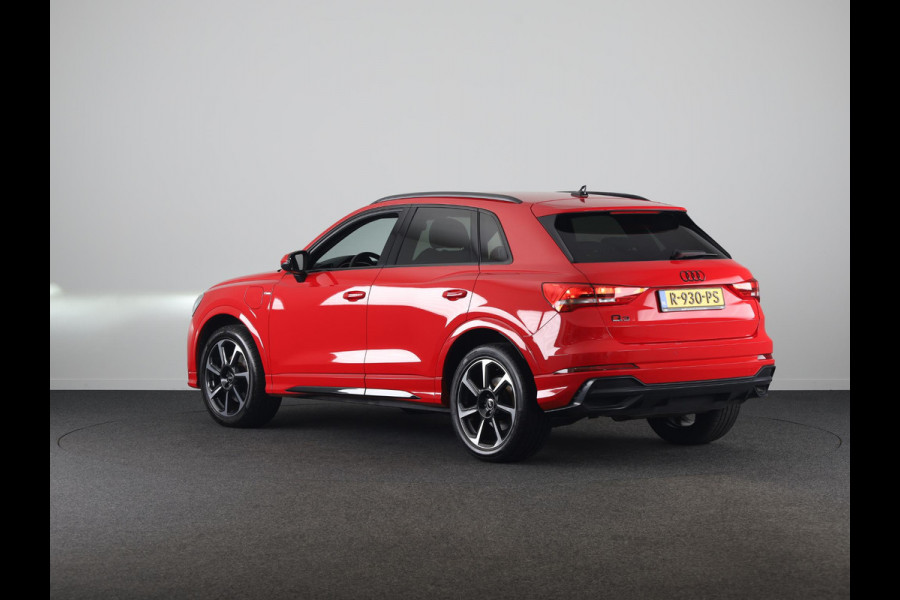 Audi Q3 45 TFSI e S edition 245pk | Navigatie | Trekhaak | Adaptieve cruise controle | 3 spaaks afgevlakt stuurwiel | 19 inch Lichtmetalen velgen