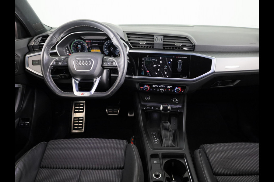 Audi Q3 45 TFSI e S edition 245pk | Navigatie | Trekhaak | Adaptieve cruise controle | 3 spaaks afgevlakt stuurwiel | 19 inch Lichtmetalen velgen