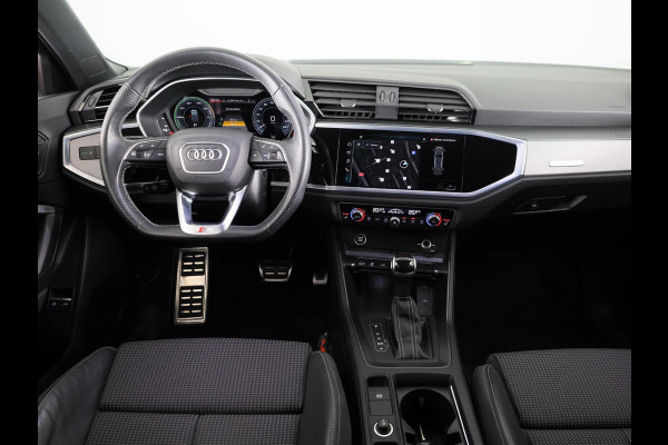 Audi Q3 45 TFSI e S edition 245pk | Navigatie | Trekhaak | Adaptieve cruise controle | 3 spaaks afgevlakt stuurwiel | 19 inch Lichtmetalen velgen