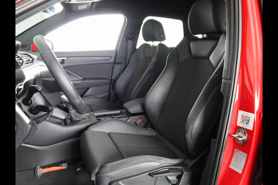 Audi Q3 45 TFSI e S edition 245pk | Navigatie | Trekhaak | Adaptieve cruise controle | 3 spaaks afgevlakt stuurwiel | 19 inch Lichtmetalen velgen