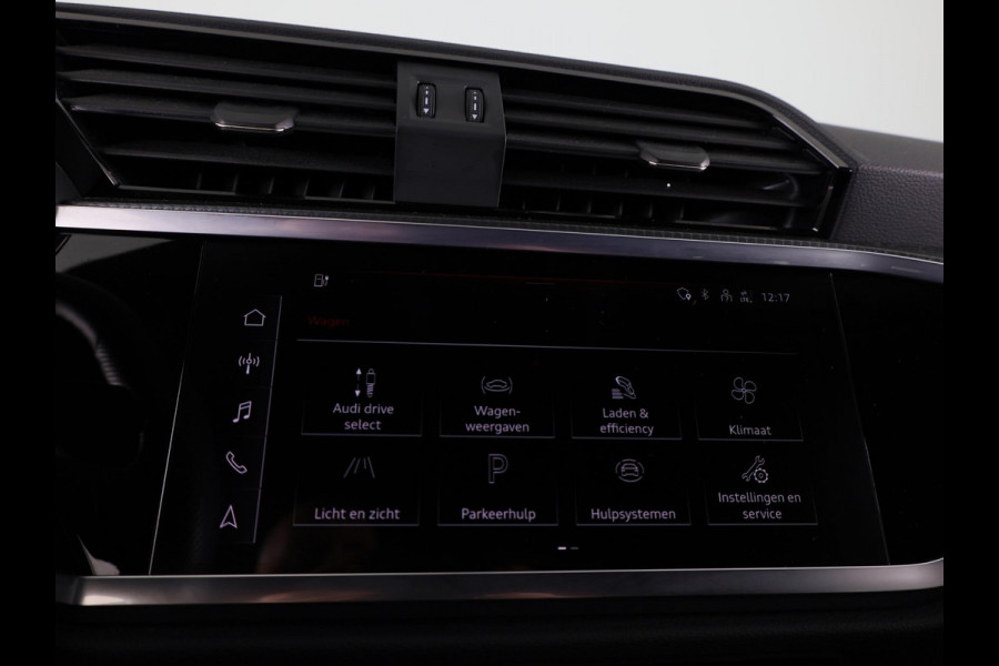 Audi Q3 45 TFSI e S edition 245pk | Navigatie | Trekhaak | Adaptieve cruise controle | 3 spaaks afgevlakt stuurwiel | 19 inch Lichtmetalen velgen