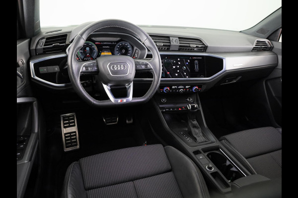 Audi Q3 45 TFSI e S edition 245pk | Navigatie | Trekhaak | Adaptieve cruise controle | 3 spaaks afgevlakt stuurwiel | 19 inch Lichtmetalen velgen