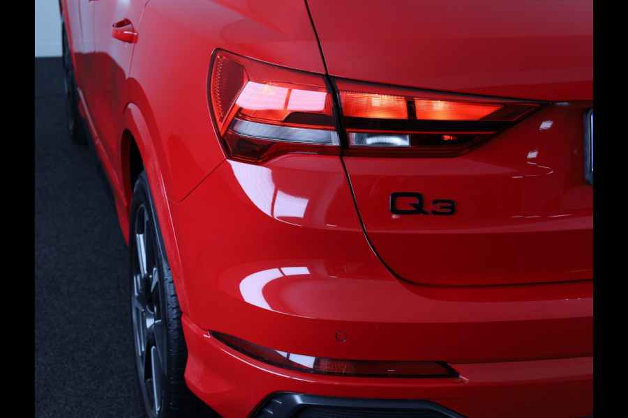 Audi Q3 45 TFSI e S edition 245pk | Navigatie | Trekhaak | Adaptieve cruise controle | 3 spaaks afgevlakt stuurwiel | 19 inch Lichtmetalen velgen