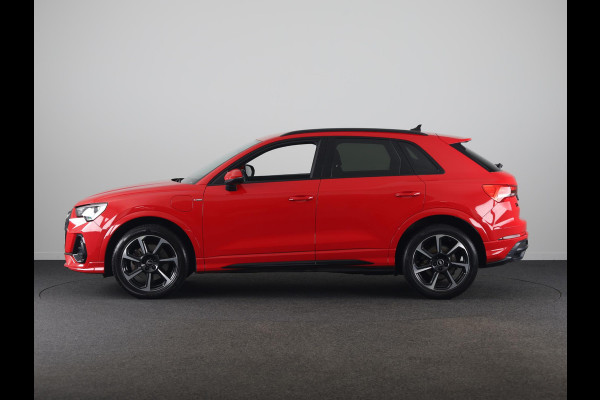 Audi Q3 45 TFSI e S edition 245pk | Navigatie | Trekhaak | Adaptieve cruise controle | 3 spaaks afgevlakt stuurwiel | 19 inch Lichtmetalen velgen